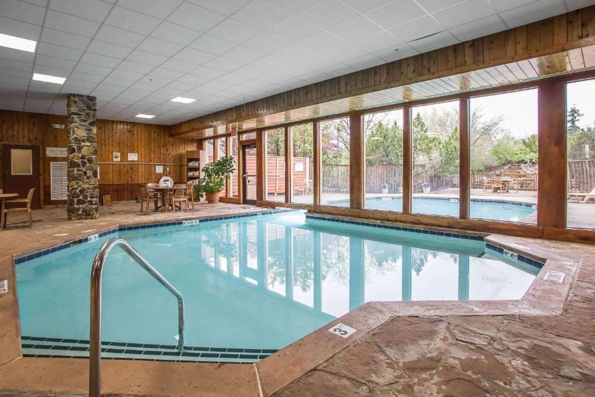 Howard Johnson By Wyndham Мерилвил Екстериор снимка